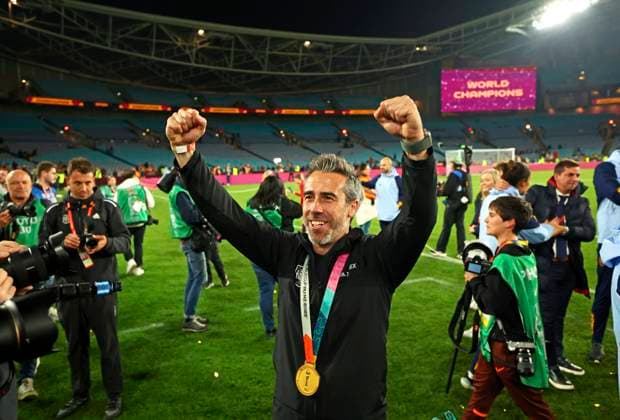 20 08 2023, women soccer world cup 2023 in Australia, final in Sydney, Accor Stadium, Spain England, award ceremony for the world champions of Spain coach Jorge Vilda Spain cheers with the medal