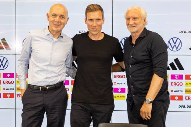 Sport Themen der Woche KW34 Sport Bilder des Tages DFB-Pressekonferenz Von links: DFB-Präsident Bernd Neuendorf, der neue Direktor für die Bereiche Nachwuchs, Training und Entwicklung Hannes Wolf und Rudi Völler. Pressekonferenz des DFB am 21. August 2023 in Frankfurt am Main., Frankfurt am Main Hessen Deutschland DFB-Campus *** DFB Press Conference From left DFB President Bernd Neuendorf, the new Director of Young Talent, Training and Development Hannes Wolf and Rudi Völler DFB Press Conference on August 21, 2023 in Frankfurt am Main , Frankfurt am Main Hesse Germany DFB Campus