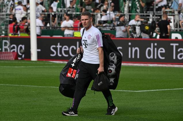 Co coach Anthony Barry FC Bayern Muenchen 18 08 2023, football GER, season 2023 2024, 1 Bundesliga, 1 matchday, SV Werder Bremen FC Bayern Munich 0 4 Bremen Weserstadion Bremen Germany Team2