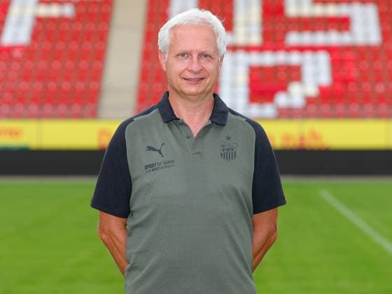 Teampraesentation FSV Zwickau Regionalliga Nordost FSV Zwickau, Regionalliga Nordost, Porträttermin 2023 2024, Zwickau 21 08 2023, GGZ Arena, Football , In the picture team doctor Dr med Bernhard Karich ,