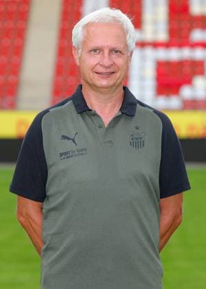 Teampraesentation FSV Zwickau Regionalliga Nordost FSV Zwickau, Regionalliga Nordost, Porträttermin 2023 2024, Zwickau 21 08 2023, GGZ Arena, Football , In the picture team doctor Dr med Bernhard Karich ,