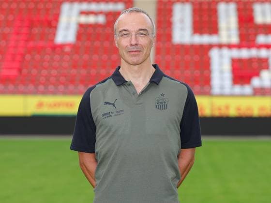 Teampraesentation FSV Zwickau Regionalliga Nordost FSV Zwickau, Regionalliga Nordost, Porträttermin 2023 2024, Zwickau 21 08 2023, GGZ Arena, Football , In the picture team doctor Dr med Uwe Flötgen Floetgen ,