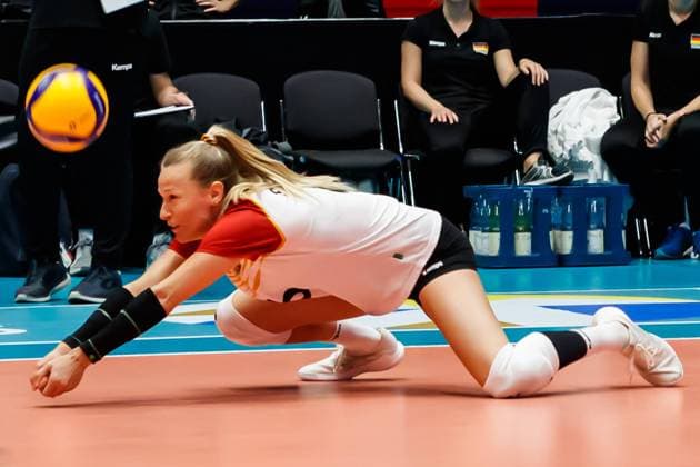 Germany GER Czech Republic CZE , Antonia Stautz GER, 6 receiving the ball, 8 22 2023, Duesseldorf Germany , Volleyball, CEV EuroVolley 2023 Women xprx