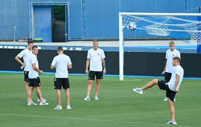 Croatia, Zagreb, 230823. Stadium in Maksimir. The players of AC Sparta Prag meet on the main Maksimir pitch before tomorrow s first match of the UEFA Europa League playoffs against the hosts GNK Dinamo. Photo: Ronald Gorsic CROPIX Copyright: xxRonaldxGorsicx sparta_setnja5-230823