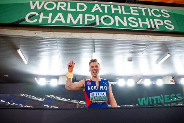 Bilder des Jahres 2023, Sport 08 August Sport Themen der Woche KW34 Sport Bilder des Tages 230823 Karsten Warholm of Norway celebrates with his gold medal after winning men s 400 meter hurdles final during day 5 of the 2023 World Athletics Championships on August 23, 2023 in Budapest. Photo: Vegard Grott BILDBYRAN kod VG JM0521 bbeng friidrott athletics friidrett 2023 world athletics championships world athletics championships budapest23 friidrotts-vm friidretts-vm vm norge norway jubel *** 230823 Karsten Warholm of Norway celebrates with his gold medal after winning men s 400 meter hurdles final during day 5 of the 2023 World Athletics Championships on August 23, 2023 in Budapest Photo Vegard Grott BILDBYRAN kod VG JM0521 bbeng friidrott athletics friidrett 2023 world athletics championships world athletics championships budapest23 friidrotts vm friidretts vm vm norge norway jubel  Copyright: VEGARDxGRoTT BB230823VG177