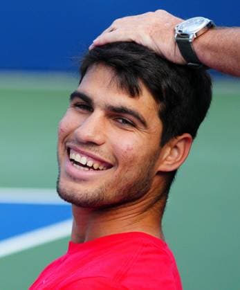 Sport Themen der Woche KW34 Sport Bilder des Tages Mandatory Credit: Photo by Javier Garcia Shutterstock (14063765fc) Carlos Alcaraz has his hair ruffled by a member of his team during practice US Open Championships 2023 Practice and Qualifying, USTA National Tennis Center, Flushing Meadows, New York, USA - 23 Aug 2023 US Open Championships 2023 Practice and Qualifying, USTA National Tennis Center, Flushing Meadows, New York, USA - 23 Aug 2023  Copyright: xJavierxGarcia Shutterstockx 14063765fc
