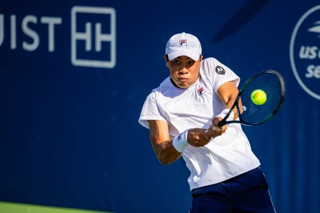 August 23, 2023: Brandon Nakashima returns the ball during the third round of the 2023 Winston-Salem Open at Wake Forest Tennis Complex in Wnston-Salem, NC. ( ) Wnston-Salem United States - ZUMAc04_ 20230823_zma_c04_052 Copyright: xScottxKinserx