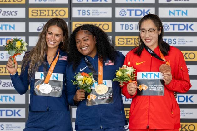 Athletics, World Championships in Budapest, Womens Discus, Award Ceremony