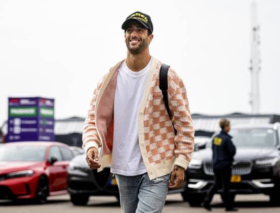 ZANDVOORT Daniel Ricciardo (AlphaTauri) arrives on track at Circuit Zandvoort ahead of the F1 Grand Prix of the Netherlands on August 24, 2023 in Zandvoort, Netherlands. ANP SEM VAN DER WAL F1 Grand Prix of The Netherlands 2023 24 xVIxANPxSportx xxANPxIVx 476175243 originalFilename: 476175243.jpg