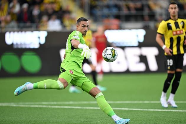 Aberdeen s goalkeeper Kelle Roos in action during the UEFA Europa League play off, first leg match, between BK Hacken and Aberdeen FC at Hisingen Arena in Gothenburg, Sweden, on Aug 24, 2023 GOTHENBURG SWEDEN SOCCER x9200x  Copyright: xBjörnxLarssonxRosvall TTx SWEDEN EUROPA LEAGUE HACKEN-ABERDEEN