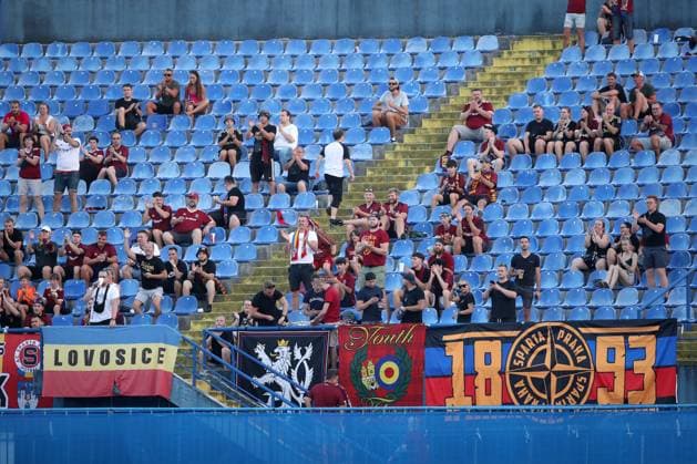 Dinamo Zagreb v Sparta Praha - UEFA Europa League Play Off Round: First Leg ZAGREB, CROATIA - AUGUST 24: Supporters cheer on the stands ahead UEFA Europa League Play Off Round First Leg match between Dinamo Zagreb and Sparta Praha at Maksimir Stadium on August 24, 2023 in Zagreb, Croatia. SlavkoxMidzor PIXSELL