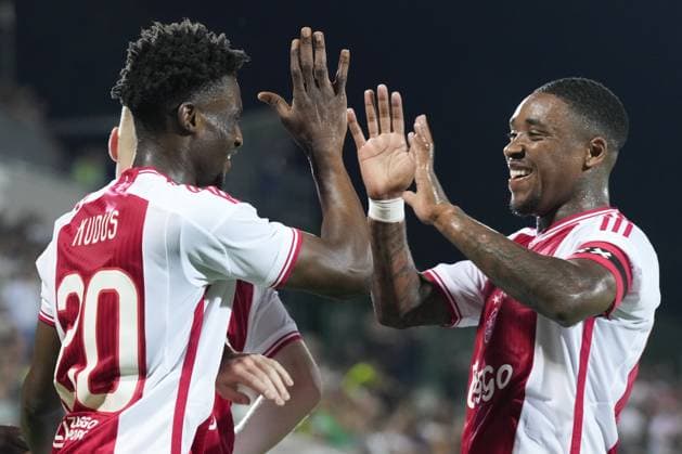 RAZGRAD, Bulgaria, 24-08-2023, football, Huvepharma Arena, Europa Leageu qualification, season 2023 2024, during the match Ludogorets - Ajax, Ajax player Mohammed Kudus and Ajax player Steven Bergwijn celebrating the 0-2 Ludogorets - Ajax  x22054045x Copyright: