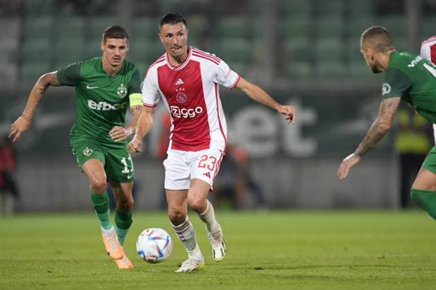 RAZGRAD, Bulgaria, 24-08-2023, football, Huvepharma Arena, Europa League qualification, season 2023 2024, during the match Ludogorets - Ajax, Ludogorets player Kiril Despodov, Ajax player Steven Berghuis Ludogorets - Ajax  x22054065x Copyright: