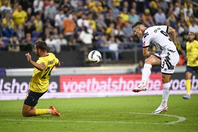 Union s Charles Vanhoutte and Lugano s Zan Celar fight for the ball during a soccer game between Belgian Royale Union Saint Gilloise and Swiss FC Lugano, Thursday 24 August 2023 in Brussels, the first leg of the play-off for the UEFA Europa League competition. LAURIExDIEFFEMBACQ  x72515522x