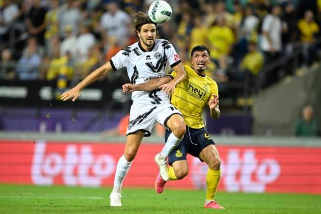 Union SG v FC Lugano - UEFA Europa League BRUSSELS, BELGIUM - AUGUST 24 : Puertas Castro Cameron midfielder of Union St-Gilloise is fighting for the ball with Grgic Anto midfielder of FC Lugano during the UEFA Europa League Play-offs, 1st leg match between Union SG and FC Lugano at the Anderlecht stadium on August 24, 2023 in Brussels, Belgium, 24 08 2023 Brussels Belgium  Copyright: xNicoxVereeckenx