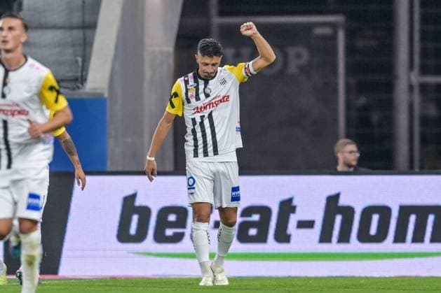 SOCCER - UEFA EL, LASK vs Zrinjski LINZ,AUSTRIA,24.AUG.23 - SOCCER - UEFA Europa League, qualification, Linzer ASK vs HSK Zrinjski Mostar. Image shows the rejoicing of team LASK with Robert Zulj (LASK).  GEPAxpictures xChristianxMoser