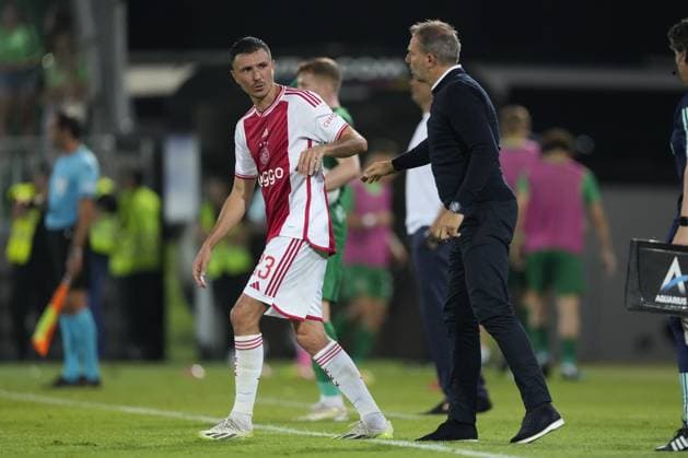 RAZGRAD, Bulgaria, 24-08-2023, football, Huvepharma Arena, Europa League qualification, season 2023 2024, during the match Ludogorets - Ajax, Ajax player Steven Berghuis, Ajax trainer Maurice Steijn Ludogorets - Ajax  x22054673x Copyright: