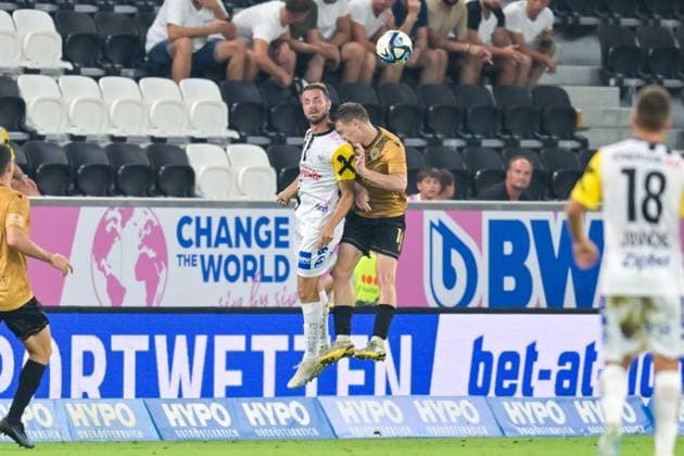 SOCCER - UEFA EL, LASK vs Zrinjski LINZ,AUSTRIA,24.AUG.23 - SOCCER - UEFA Europa League, qualification, Linzer ASK vs HSK Zrinjski Mostar. Image shows Rene Renner (LASK) and Tarik Ramic (Zrinjski).  GEPAxpictures xChristianxMoser
