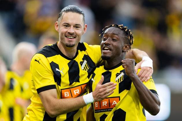 230824 Amor Layouni and Ibrahim Sadiq of Häcken celebrate 1 0 during the UEFA Europa League play off match between Häcken and Aberdeen on August 24, 2023 in Gothenburg Photo Michael Erichsen BILDBYRAN COP 89 MI0526 aberdeen bbeng football fotball fotboll fotboll fotboll häcken soccer uefa europa league jubel  Copyright: MICHAELxERICHSEN BB230824MI086