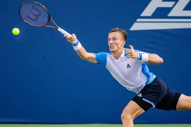 August 24, 2023: Jiri Lehecka returns the ball to Max Purcell during the quarterfinals of the 2023 Winston-Salem Open at Wake Forest Tennis Complex in Wnston-Salem, NC. ( CSM) Wnston-Salem United States - ZUMAc04_ 20230824_zma_c04_028 Copyright: xScottxKinserx