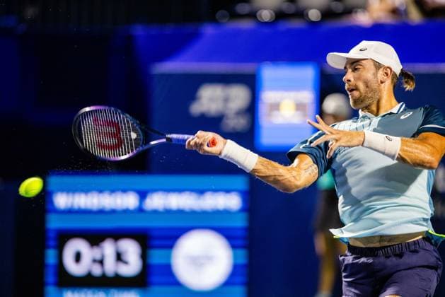 August 24, 2023: Borna Coric returns the ball to Juan Manuel Cerundolo during the quarterfinals of the 2023 Winston-Salem Open at Wake Forest Tennis Complex in Wnston-Salem, NC. ( CSM) Wnston-Salem United States - ZUMAc04_ 20230824_zma_c04_111 Copyright: xScottxKinserx