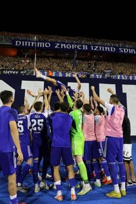 Zagreb, 24.08.2023. - Stadion Maksimir, UEFA Europa League, Play-offs, 1st leg. GNK Dinamo Zagreb - Sparta Praha 3:1. Luka Ivanusec (7) says goodbye to Dinamo fans Bad Blue Boys 