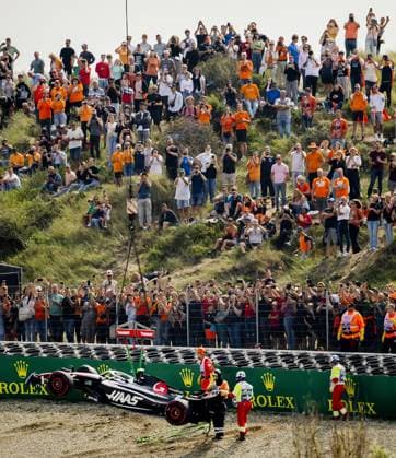 ZANDVOORT - Nico Hulkenberg (Haas F1 Team) crashes during 1st Free Practice ahead of the F1 Grand Prix of the Netherlands at Circuit Zandvoort on August 24, 2023 in Zandvoort, Netherlands. ANP REMKO DE WAAL F1 Grand Prix of The Netherlands 2023 24 xVIxANPxSportx xxANPxIVx 476267815 originalFilename: 476267815.jpg