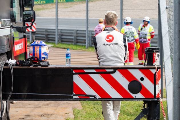Formula 1 GP Holland Zandvoort Friday, 25 08 2023 Nico Huelkenberg disappointed after crash in first free practice Formula 1 GP Holland Zandvoort Friday, 25 08 2023 Copyright: xBEAUTIFULxSPORTS Erlhofx