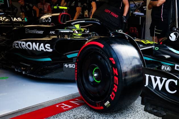 44 HAMILTON Lewis (gbr), Mercedes AMG F1 Team W14, action during the 2023 Formula 1 Heineken Dutch Grand Prix, 13th round of the 2023 Formula One World Championship, WM, Weltmeisterschaft from August 25 to 28, 2023 on the Zandvoort Circuit, in Zandvoort, Netherlands - F1 - DUTCH GRAND PRIX 2023 DPPI Panoramic  00123030_GOOD9406