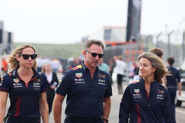 Christian Horner, Team Principal, Fiona Hewitson (left) Oracle Red Bull Racing, Free Practice 1, FP1, Dutch Grand Prix, Motorsport, Formula 1, 2023 season, 25 08 2023 NLD, Formula 1, CM Circuit Zandvoort, 25 08 2023 Zandvoort Copyright: xEibner-Pressefoto Grafx EP_AGF