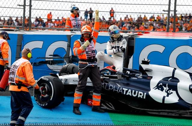 3 Daniel Ricciardo AUS, Scuderia AlphaTauri after crash, F1 Grand Prix of the Netherlands at Circuit Zandvoort on August 25, 2023 in Zandvoort, Netherlands Photo by HOCH ZWEI Zandvoort Netherlands