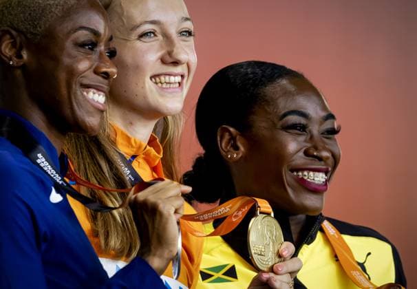 Athletics, World Championships in Budapest, Womens 400m Hurdles, Award Ceremony