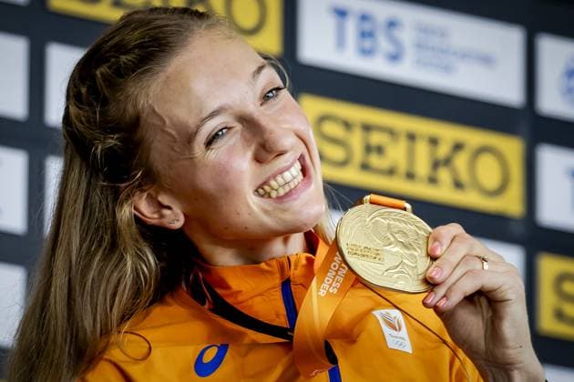 Leichtathletik, WM in Budapest, 400m Hürden der Frauen, Siegerehrung BUDAPEST - Femke Bol with her gold medal in the 400 meters hurdles during the seventh day of the World Athletics Championships. ANP ROBIN VAN LONKHUIJSEN Day 7 - World Athletics Championships Budapest 2023 2023 xVIxANPxSportx xxANPxIVx 476282678 originalFilename: 476282678.jpg