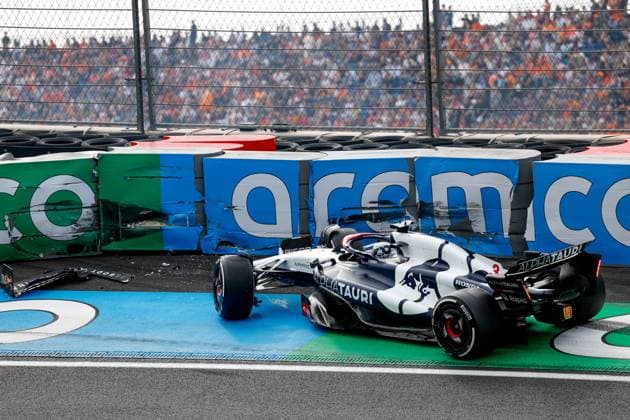 03 RICCIARDO Daniel (aus), Scuderia AlphaTauri AT04, action, crash, accident, during the 2023 Formula 1 Heineken Dutch Grand Prix, 13th round of the 2023 Formula One World Championship, WM, Weltmeisterschaft from August 25 to 28, 2023 on the Zandvoort Circuit, in Zandvoort, Netherlands - F1 - DUTCH GRAND PRIX 2023 DPPI Panoramic F12023GP14NED_JK134346
