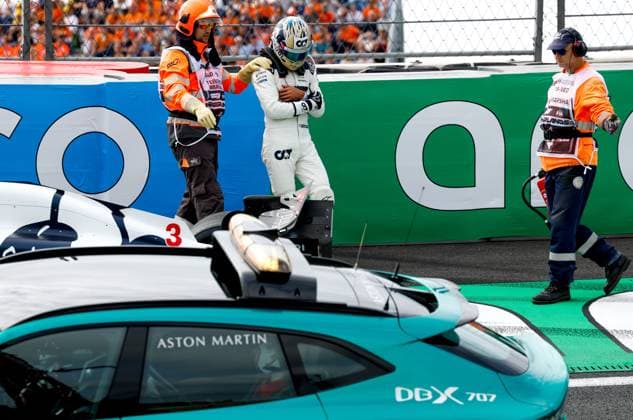 03 RICCIARDO Daniel (aus), Scuderia AlphaTauri AT04, action, crash, accident, during the 2023 Formula 1 Heineken Dutch Grand Prix, 13th round of the 2023 Formula One World Championship, WM, Weltmeisterschaft from August 25 to 28, 2023 on the Zandvoort Circuit, in Zandvoort, Netherlands - F1 - DUTCH GRAND PRIX 2023 DPPI Panoramic F12023GP14NED_JK134481