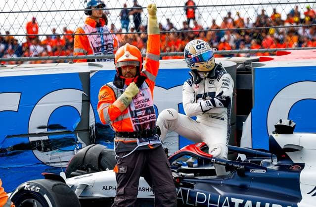 Formula 1, Dutch GP at Zandvoort - Daniel Ricciardo breaks his hand in crash