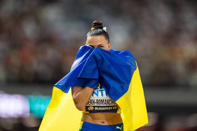 230825 Maryna Bekh-Romanchuk of Ukraine celebrates after women?s triple jump during day 7 of the 2023 World Athletics Championships on August 25, 2023 in Budapest. Photo: Vegard Grott BILDBYRAN kod VG JM0523 bbeng friidrott athletics friidrett 2023 world athletics championships world athletics championships budapest23 friidrotts-vm friidretts-vm vm jubel *** 230825 Maryna Bekh Romanchuk of Ukraine celebrates after women?s triple jump during day 7 of the 2023 World Athletics Championships on August 25, 2023 in Budapest Photo Vegard Grott BILDBYRAN kod VG JM0523 bbeng friidrott athletics friidrett 2023 world athletics championships world athletics championships budapest23 friidrotts vm friidretts vm vm jubel  Copyright: VEGARDxGRoTT BB230825VG103