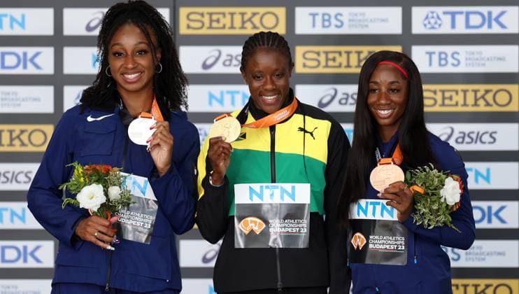 Athletics, World Championships in Budapest, Womens 400m Hurdles, Award Ceremony