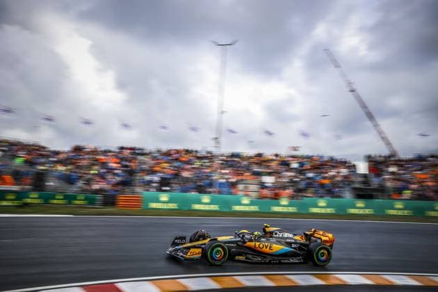 04 NORRIS Lando (gbr), McLaren F1 Team MCL60, action during the 2023 Formula 1 Heineken Dutch Grand Prix, 13th round of the 2023 Formula One World Championship, WM, Weltmeisterschaft from August 25 to 28, 2023 on the Zandvoort Circuit, in Zandvoort, Netherlands - F1 - DUTCH GRAND PRIX 2023 DPPI Panoramic  00123030_GRL_11131