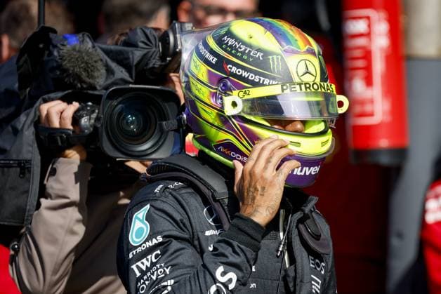 Sport Bilder des Tages ZANDVOORT - Lewis Hamilton (Mercedes) after his failed qualifying for the F1 Grand Prix of the Netherlands at Circuit Zandvoort on August 26, 2023 in Zandvoort, Netherlands. ANP SEM VAN DER WAL F1 Grand Prix of The Netherlands 2023 24 xVIxANPxSportx xxANPxIVx 476347328 originalFilename: 476347328.jpg