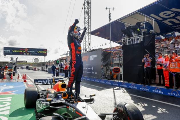 ZANDVOORT - Max Verstappen (Red Bull Racing) celebrates his pole position during qualifying for the F1 Grand Prix of the Netherlands at Circuit Zandvoort on August 26, 2023 in Zandvoort, Netherlands. ANP SEM VAN DER WAL F1 Grand Prix of The Netherlands 2023 24 xVIxANPxSportx xxANPxIVx 476349775 originalFilename: 476349775.jpg