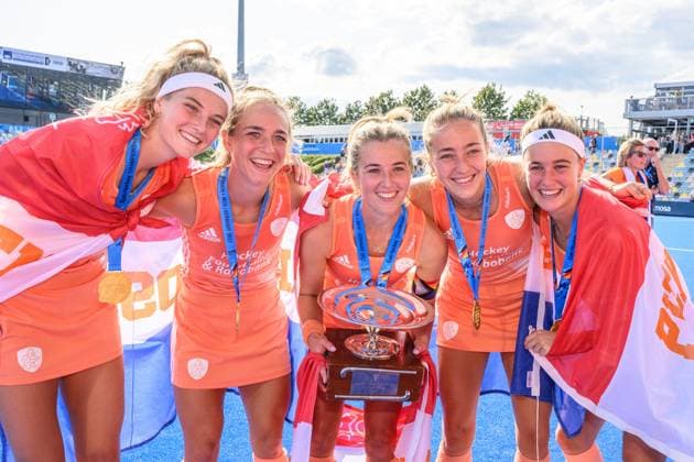 Bilder des Jahres 2023, Sport 08 August Sport Themen der Woche KW34 Sport Bilder des Tages MÖNCHENGLADBACH, 26-08-2023, SparkassenPark Mönchengladbach, FIH EuroHockey Championship 2023 Women, Finals. Yibbi Jansen, Lisa Post, Xan de Waard, Renee van Laarhoven and Pien Dicke celebrates the victory of the game Netherlands - Belgium (women). Netherlands - Belgium (women)  x22073199x Copyright: