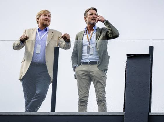 ZANDVOORT - King Willem-Alexander and Prince Maurits during qualifying ahead of the F1 Grand Prix of the Netherlands at Circuit Zandvoort on August 26, 2023 in Zandvoort, Netherlands. ANP SEM VAN DER WAL F1 Grand Prix of The Netherlands 2023 24 xVIxANPxSportx xxANPxIVx 476355372 originalFilename: 476355372.jpg