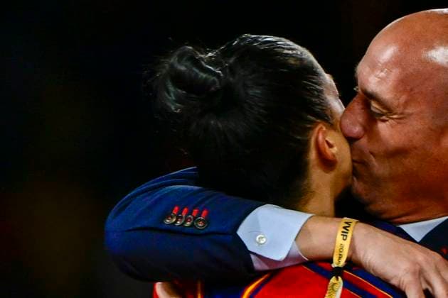 Sydney, Australia, August 20th 2023: Spanish Football Federation (RFEF) President Luis Rubiales kisses Jenni Hermoso after Spain win the FIFA Womens World Cup 2023 final football match between Spain and England at Stadium Australia in Sydney, Australia. (Richard Callis SPP) Copyright: xRichardxCallisx xSPPx spp-en-RiCaSp-rmfc260823-3899