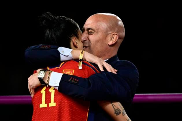 Sydney, Australia, August 20th 2023: Spanish Football Federation (RFEF) President Luis Rubiales kisses Jenni Hermoso after Spain win the FIFA Womens World Cup 2023 final football match between Spain and England at Stadium Australia in Sydney, Australia. (Richard Callis SPP) Copyright: xRichardxCallisx xSPPx spp-en-RiCaSp-rmfc260823-3904