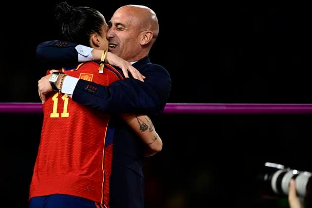 Sydney, Australia, August 20th 2023: Spanish Football Federation (RFEF) President Luis Rubiales kisses Jenni Hermoso after Spain win the FIFA Womens World Cup 2023 final football match between Spain and England at Stadium Australia in Sydney, Australia. (Richard Callis SPP) Copyright: xRichardxCallisx xSPPx spp-en-RiCaSp-rmfc260823-3906