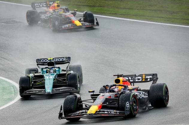 ZANDVOORT - Max Verstappen (Red Bull Racing), Fernando Alonso (Aston Martin) and Sergio Perez (Red Bull Racing) during the F1 Grand Prix of the Netherlands at Circuit Zandvoort on August 27, 2023 in Zandvoort, Netherlands. ANP REMKO DE WAAL F1 Grand Prix of The Netherlands 2023 24 xVIxANPxSportx xxANPxIVx 476457326 originalFilename: 476457326.jpg