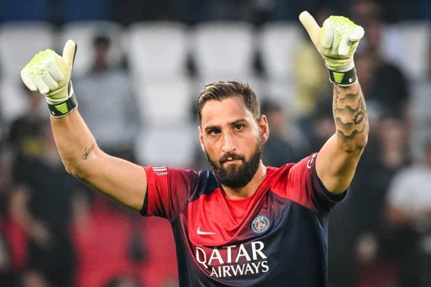 FRA: Paris Saint-Germain v RC Lens. Ligue 1 Uber Eats Gianluigi Donnarumma of PSG greets the fans during the Ligue 1 Uber Eats match between Paris Saint-Germain and RC Lens played at Parc des Princes Stadium on August 26 in Paris, France. Copyright: xMatthieuxMirvillex xPRESSINPHOTOx MM_230826_394