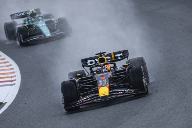 01 VERSTAPPEN Max (nld), Red Bull Racing RB19, action during the 2023 Formula 1 Heineken Dutch Grand Prix, 13th round of the 2023 Formula One World Championship, WM, Weltmeisterschaft from August 25 to 28, 2023 on the Zandvoort Circuit, in Zandvoort, Netherlands - F1 - DUTCH GRAND PRIX 2023 - RACE DPPI Panoramic  00123031_GRL_01881