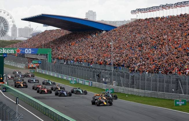 Start, 1 Max Verstappen NLD, Oracle Red Bull Racing , 4 Lando Norris GBR, McLaren F1 Team , 63 George Russell GBR, Mercedes AMG Petronas F1 Team , F1 Grand Prix of the Netherlands at Circuit Zandvoort on August 27, 2023 in Zandvoort, Netherlands Photo by HOCH ZWEI Zandvoort Netherlands